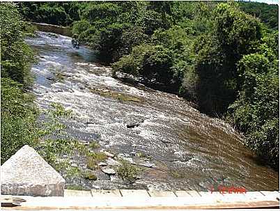 RIO CIP VISTO PELA PONTE DO NAGIB, POR CLIO NEVES - SANTANA DE PIRAPAMA - MG