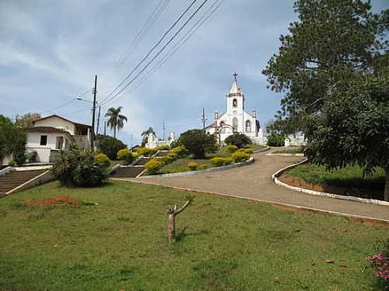 PRAA E IGREJA-FOTO:MICROLARM  - SANTANA DO CAPIVARI - MG