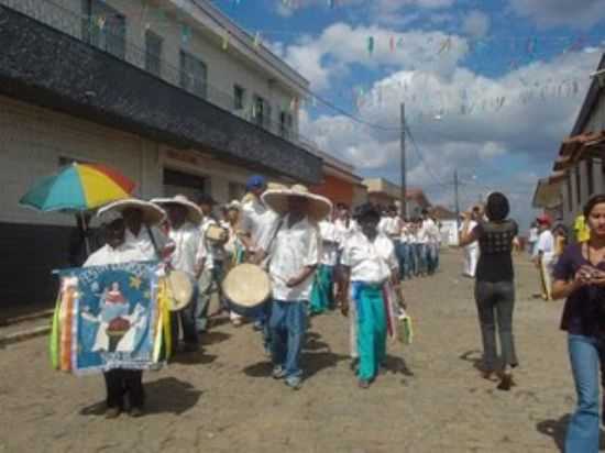 CONGADA - FOLCLORE - SANTANA DO JACAR - AGOSTO OU SETEMBRO, POR AILCE COSTA - SANTANA DO JACAR - MG