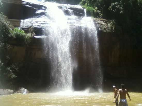 GRANDE CACHOEIRA,  POR JOO BATISTA DE SOUSA - SANTO ANTNIO DO GLRIA - MG