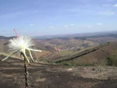 VISO DA CIDADE DE STO ANTNIO DO GRAMA NA CHAPADA DO TAQUARAL, POR MATHEUS O. DUTRA MIRANDA - SANTO ANTNIO DO GRAMA - MG