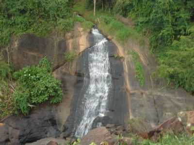 CACHOEIRA EM STO ANTNIO DO GRAMA, POR MATHEUS O. DUTRA MIRANDA - SANTO ANTNIO DO GRAMA - MG