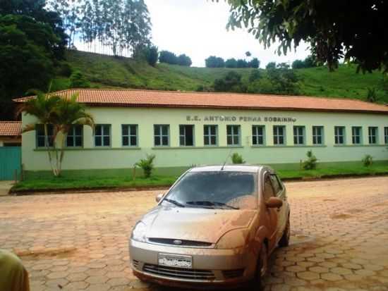 GRUPO ESCOLAR, POR CLIO NASCIMENTO. - SANTO ANTNIO DO MANHUAU - MG