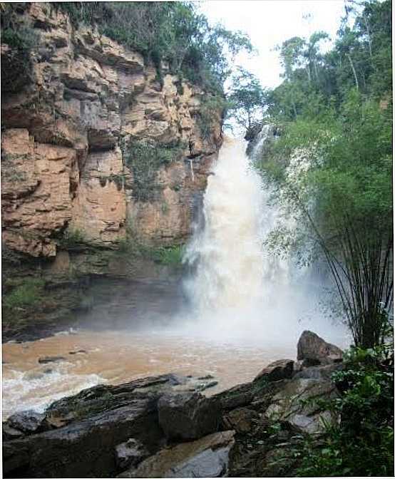 CACHOEIRA NO BOM SER EM STO. ANT. DO MANHUA., POR CLIO DO NASCIMENTO SILVA - SANTO ANTNIO DO MANHUAU - MG