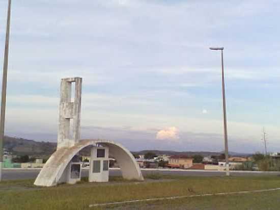 MONUMENTO NO BAIRRO CIDADE JARDIM EM SANTO ANTNIO DO MONTE-MG-FOTO:NILSON ANTNIO DA SILVA - SANTO ANTNIO DO MONTE - MG