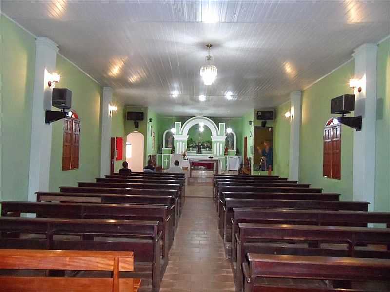 SANTO ANTNIO DO MUCURI-MG-INTERIOR DA IGREJA DE SANTO ANTNIO-FOTO:JNIOR GONALVES - SANTO ANTNIO DO MUCURI - MG