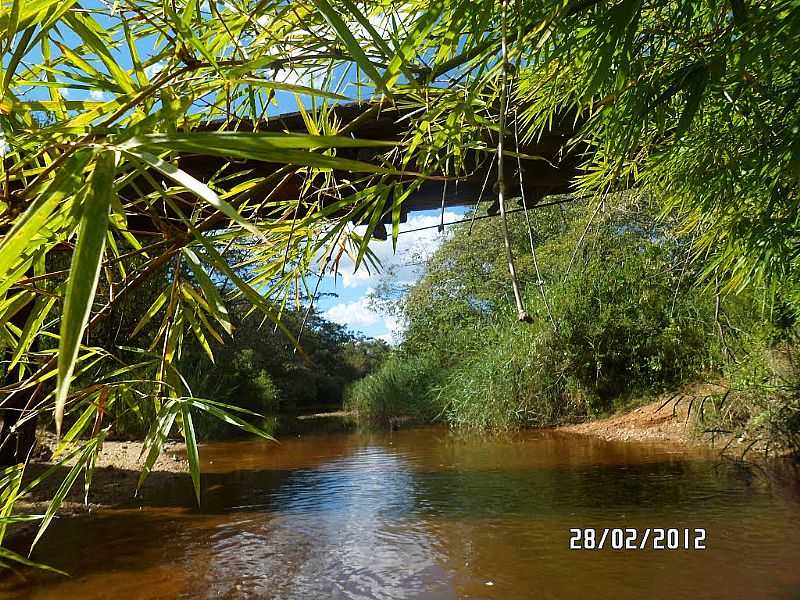 PONTE SOBRE O RIO PARDINHO - SANTO ANTONIO DO RETIRO MG  - POR OSWALDO DE DEUS - SANTO ANTNIO DO RETIRO - MG