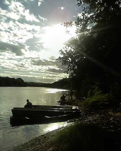 RIO DAS VELHAS POR JULIANA NETTO - SANTO HIPLITO - MG