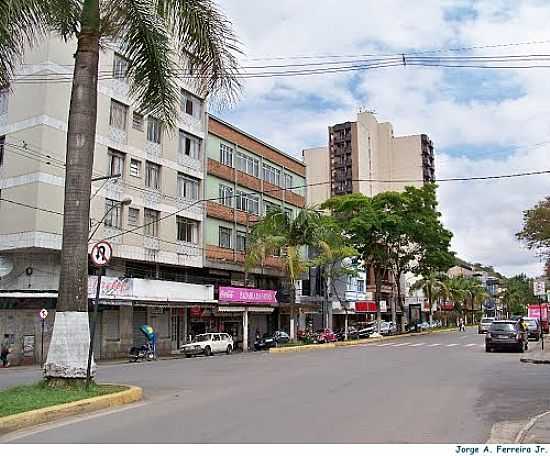 AV.PRES.GETLIO VARGAS EM SANTOS DUMONT-MG-FOTO:JORGE A. FERREIRA JR - SANTOS DUMONT - MG