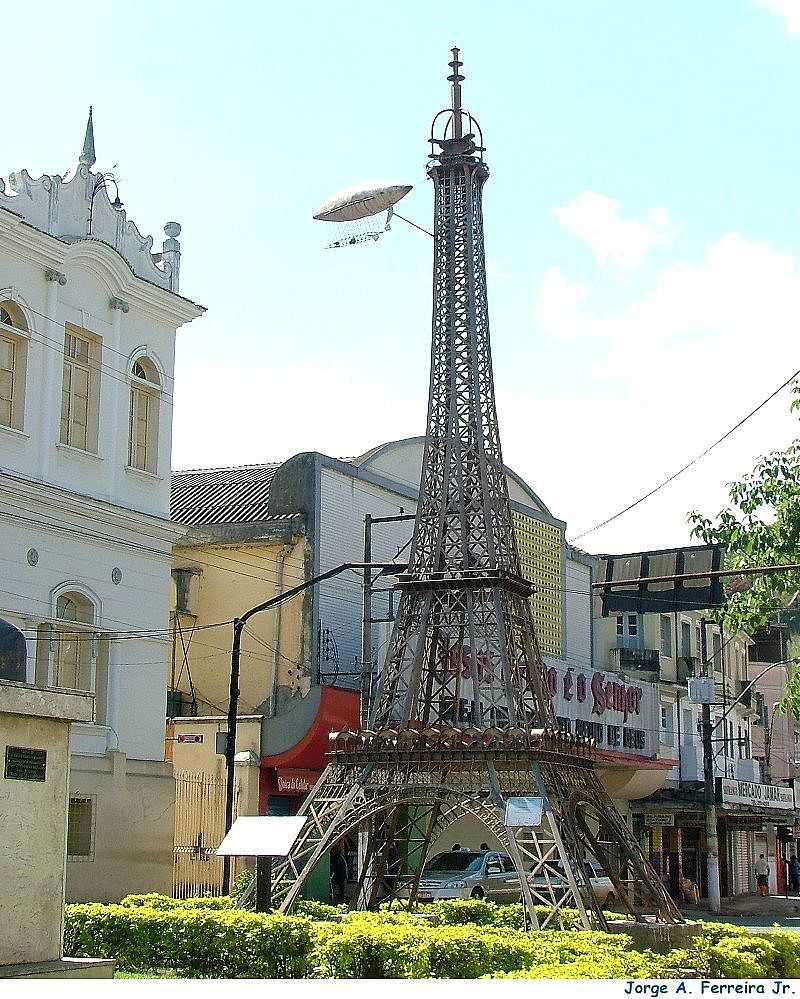 SANTOS DUMONT-MG-RPLICA DA TORRE EIFFEL NO CENTRO-FOTO:JORGE A. FERREIRA JR - SANTOS DUMONT - MG