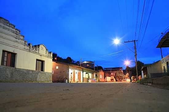 RUA DE SO CNDIDO-FOTO:HORUAL LEON  - SO CNDIDO - MG