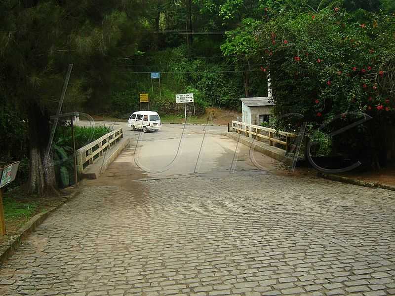 SO DOMINGOS DO PRATA-MG-PONTE PARA O BAIRRO BOA VISTA-FOTO:BRUNAE - SO DOMINGOS DO PRATA - MG