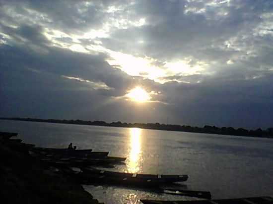 POR DO SOL VISTO DO CAIS, POR CLEUZA - SO FRANCISCO - MG