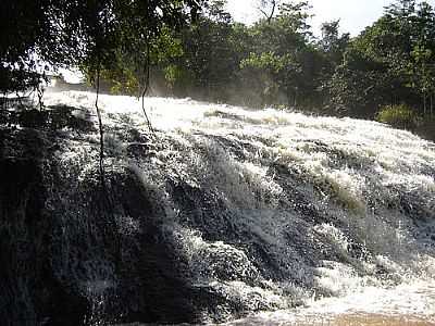 CACHOEIRA DO RIBEIRO DOS MORAIS-FOTO:ANTONIO CARLOS LIMA - SO GONALO DO PAR - MG