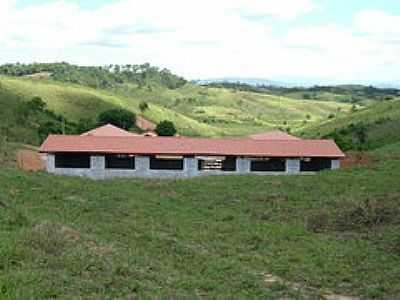 FAZENDA-FOTO:MONTANHA - SO GONALO DO RIO ABAIXO - MG