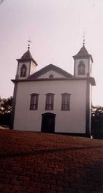 IGREJA-FOTO:MONTANHA  - SO GONALO DO RIO ABAIXO - MG
