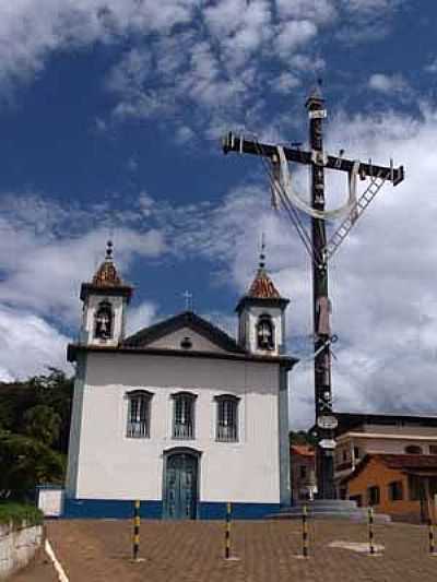 VISTA DO CRUZEIRO COM A IGREJA MATRIZ DE SO GONALO AO FUNDO-FOTO:MAURICIO_VEIGA - SO GONALO DO RIO ABAIXO - MG