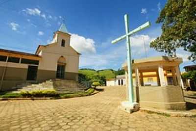 CRUZEIRO E  IGREJA-FOTO: SGTRANGEL - SO JOO DA SAPUCAIA - MG