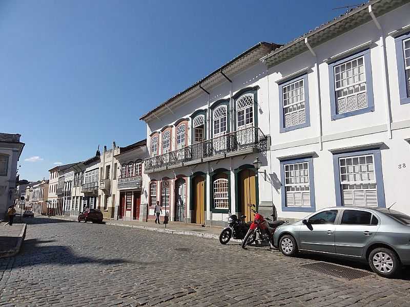 SO JOO DEL REI-MG-RUA GETLIO VARGAS NO CENTRO HISTRICO-FOTO:PAULO YUJI TAKARADA - SO JOO DEL REI - MG