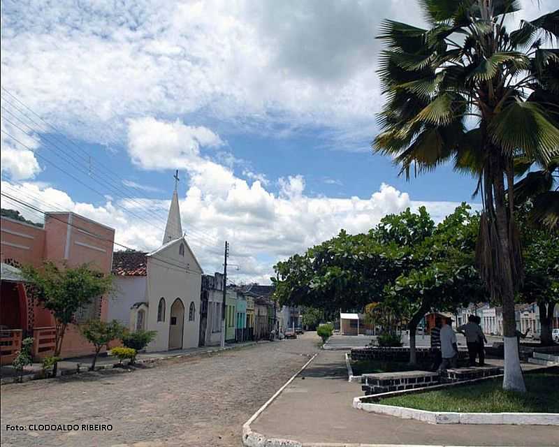 BANCO CENTRAL-BA-IGREJA E A PRAA CENTRAL-FOTO:NOSSAILHEUS.ORG.BR - BANCO CENTRAL - BA