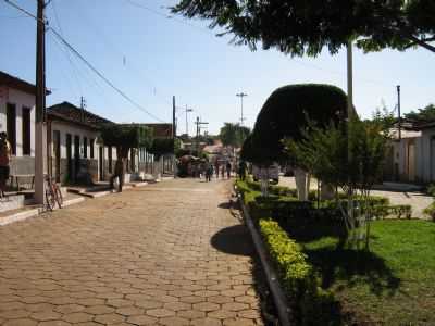 AVENIDA, POR JOO PEREIRA - SO JOO DO PACU - MG