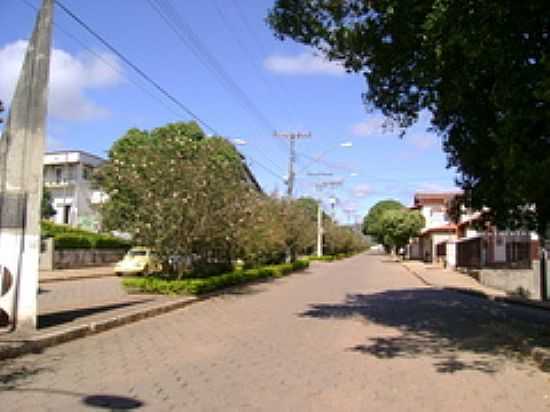 RUA DA CIDADE-FOTO:GILDAZIO FERNANDES [PANORAMIO] - SO JOO EVANGELISTA - MG