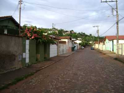 RUA MONSENHOR PINHEIRO - VISTA PARCIAL, POR ABLIO CEZAR FERNANDES - SO JOO EVANGELISTA - MG