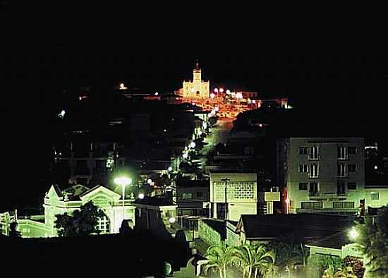 IGREJA MATRIZ VISTA NOTURNA-FOTO:DALMO FILHO - SO JOO NEPOMUCENO - MG