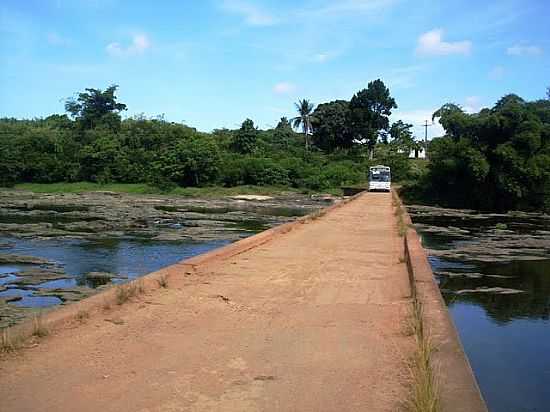 PONTE SOBRE O RIO CACHOEIRA EM BANCO DA VITRIA-BA-FOTO:GUABIRU - BANCO DA VITRIA - BA