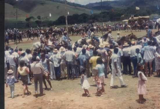 PRIMEIRA CAVALGADA DE GOIABAL - , POR JOS MARIA MARQUES (COPASA ) - SO JOS DO GOIABAL - MG