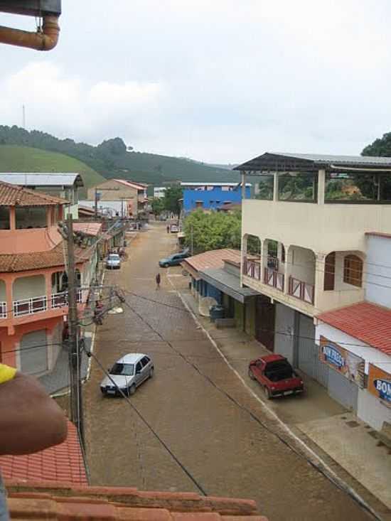 RUA PRINCIPAL ALTO SO JOS-FOTO:HUMBERTOINEZ@HOTMAIL - SO JOS DO ITUETO - MG