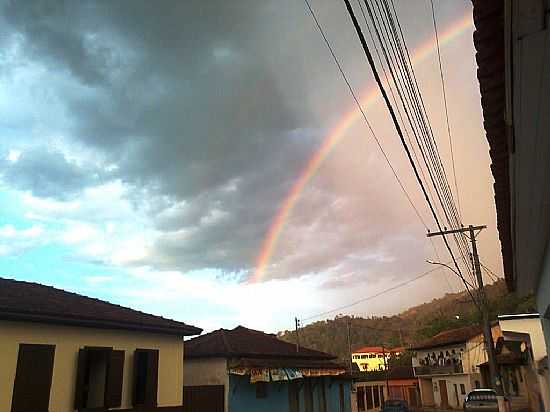 SO JOS DO JACUR-MG-ARCO-RIS VISTO DA RUA TIRADENTES-FOTO:VICFARMA - SO JOS DO JACURI - MG