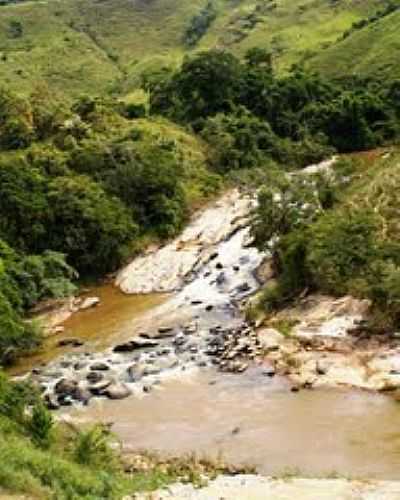 CACHOEIRA DO RIO JOS PEDRO-FOTO:ELPDIO JUSTINO DE A  - SO JOS DO MANTIMENTO - MG