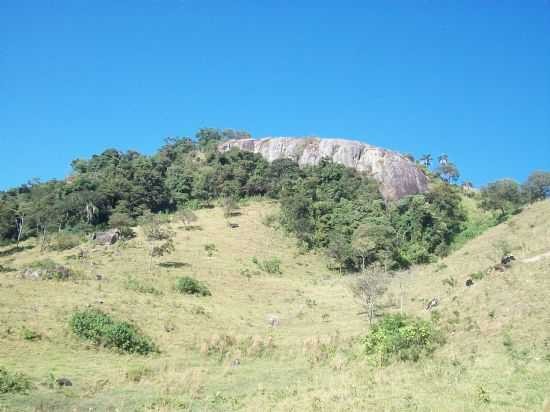 SERRA DA PEDRA GRANDE, POR ADRIANO COUTINHO - SO JOS DO PNTANO - MG