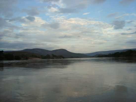 RIO DE SO PEDRO, POR EURDICE - SO PEDRO DO JEQUITINHONHA - MG