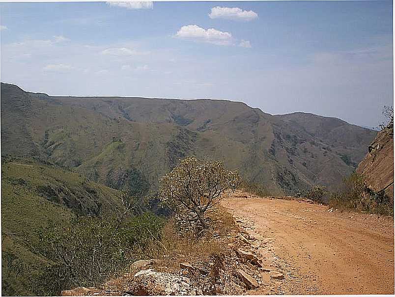 SO ROQUE DE MINAS-MG-ESTRADA DA SERRA DA CANASTRA-FOTO:GIULIANO NOVAIS - SO ROQUE DE MINAS - MG
