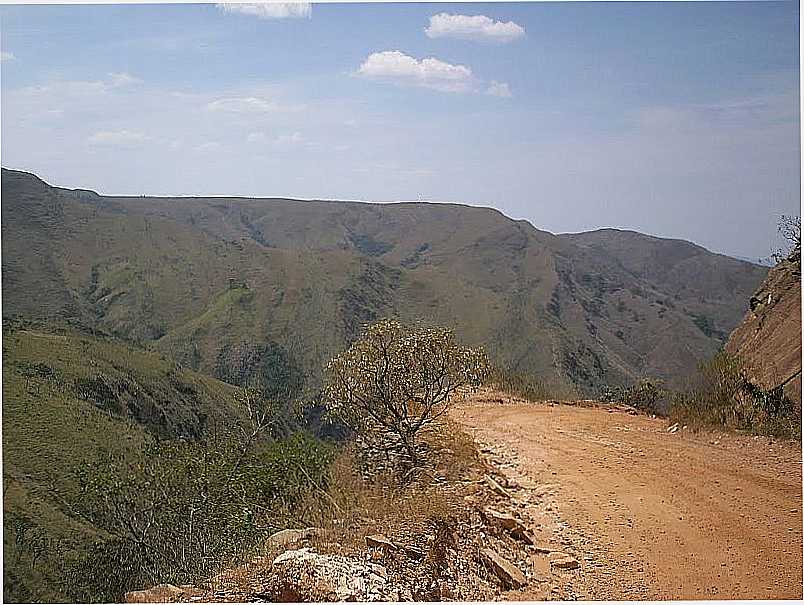 SO ROQUE DE MINAS-MG-ESTRADA DA SERRA DA CANASTRA-FOTO:GIULIANO NOVAIS - SO ROQUE DE MINAS - MG