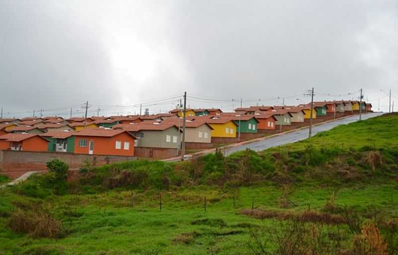 CASAS POPULARES - SO SEBASTIO DO PARASO - MG