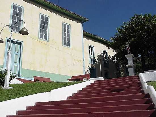 IGREJA MATRIZ DE BOM JESUS - ESCADARIA LATERAL - SO SEBASTIO DO RIO PRETO - MG