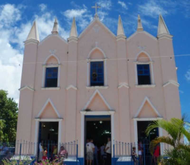 BARCELOS DO SUL-BA-IGREJA DE N.SRA.DAS CANDEIAS-FOTO:CAMAMUNOTICIAS.COM  - BARCELOS DO SUL - BA