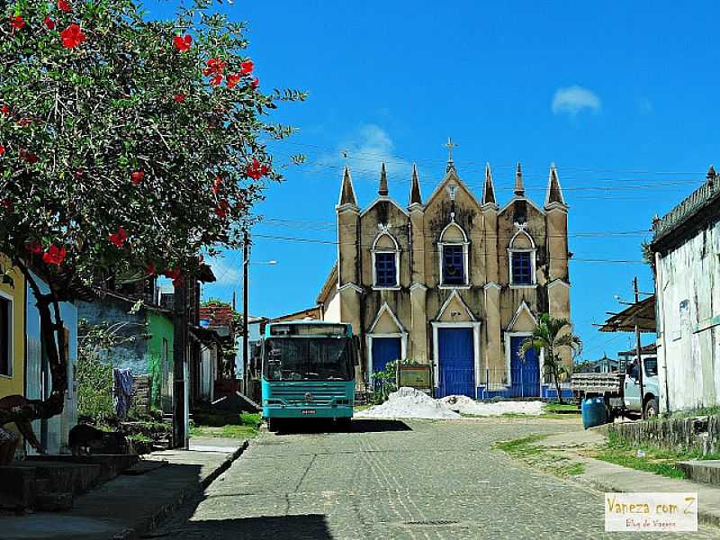 BARCELOS DO SUL-BA-IGREJA DE N.SRA.DAS CANDEIAS-FOTO:VANEZACOMZ.BLOGSPOT. - BARCELOS DO SUL - BA