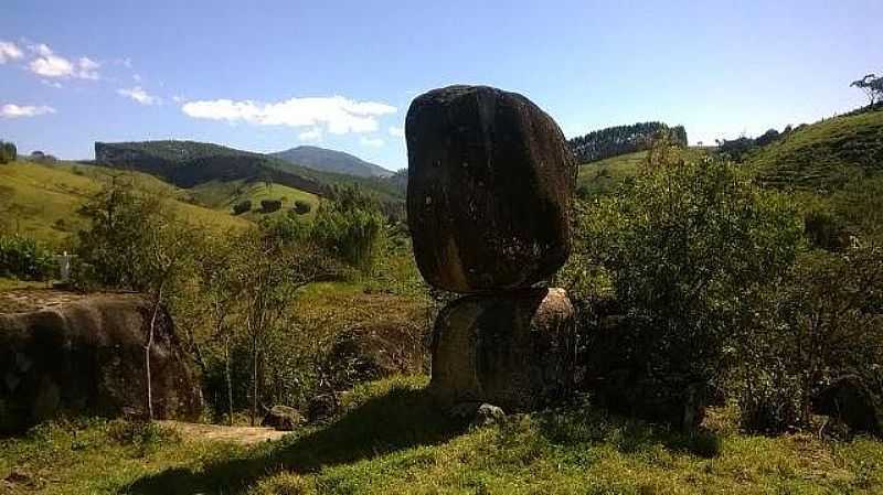 ENTRE A DIVISA DE SO PAULO E SUL DE MINAS, EST A BELA CIDADE DE SAPUCA MIRIM - SAPUCA-MIRIM - MG