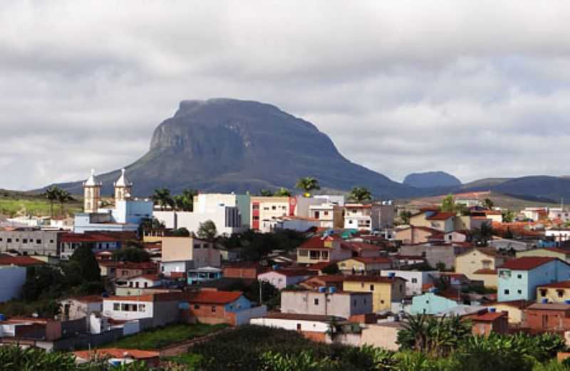 BARRA DA ESTIVA-BA-VISTA DA CIDADE E O MORRO DO OURO-FOTO:WILKER PORTO - BARRA DA ESTIVA - BA