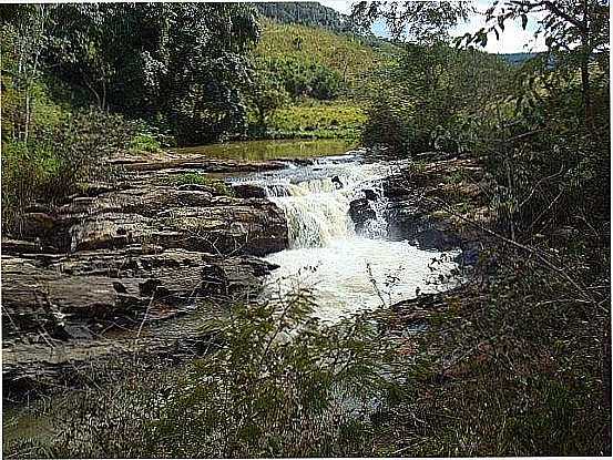 SAUDADE-MG-CACHOEIRA DA FUMAA-FOTO:GUILHEME H. G. DE RE - SAUDADE - MG