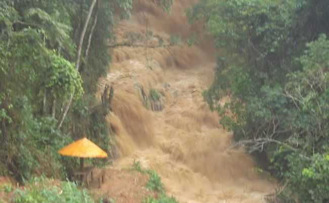 CACHOEIRA DAS TRONQUEIRAS, POR BENEDITO INCIO NETO - SENADOR JOS BENTO - MG