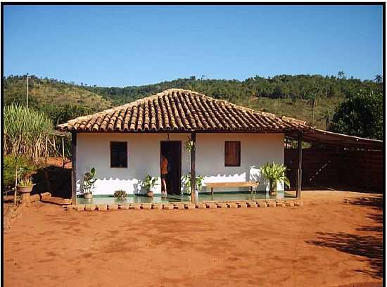 CASA EM REA RURAL NA COMUNIDADE DO BIA EM SENADOR MODESTINO GONALVES-MG-FOTO:EDSON RAMOS RODRIGUES - SENADOR MODESTINO GONALVES - MG