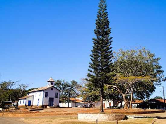 PRAA DA MATRIZ DE SENADOR MODESTINO GONALVES-MG-FOTO:PROJETOTEATROABORDO. - SENADOR MODESTINO GONALVES - MG