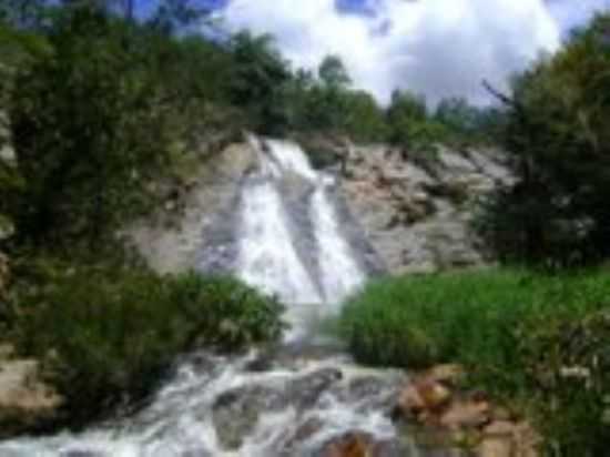 CACHOEIRA EM SENADOR MOURAO, POR SIMO LEMOS - SENADOR MOURO - MG