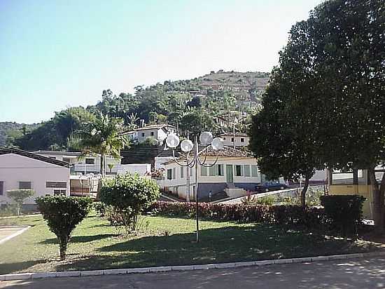 PRAA DA IGREJA MATRIZ - SENHORA DO PORTO - MG