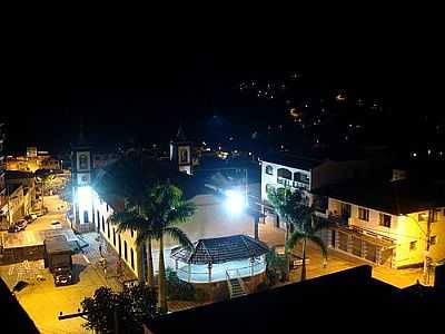 IGREJA MATRIZ VISTA NOTURNA-FOTO:TMM1   - SENHORA DOS REMDIOS - MG